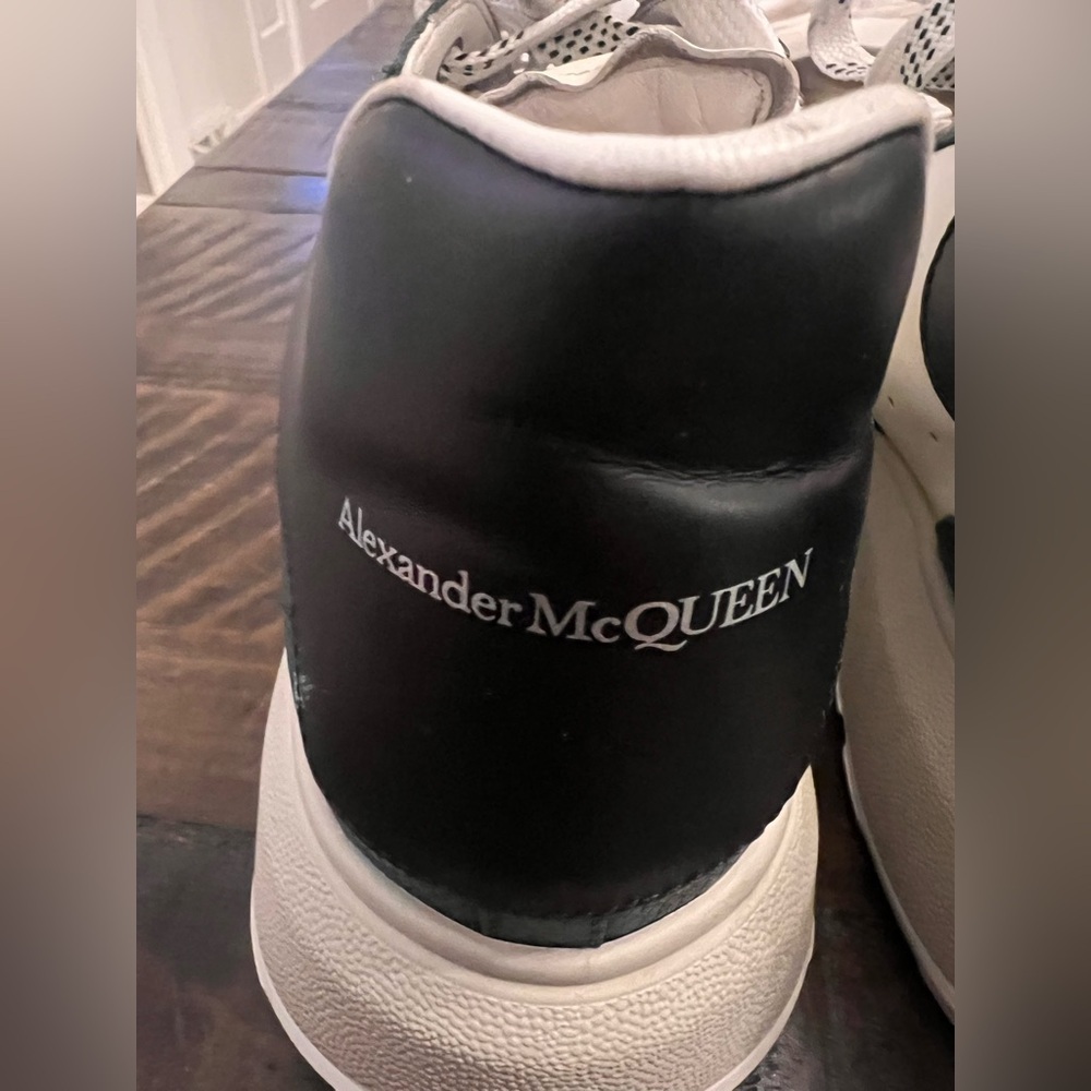 Alexander McQueen Court Sneaker Green White Men’s EU 42 authentic - Picture 9 of 17